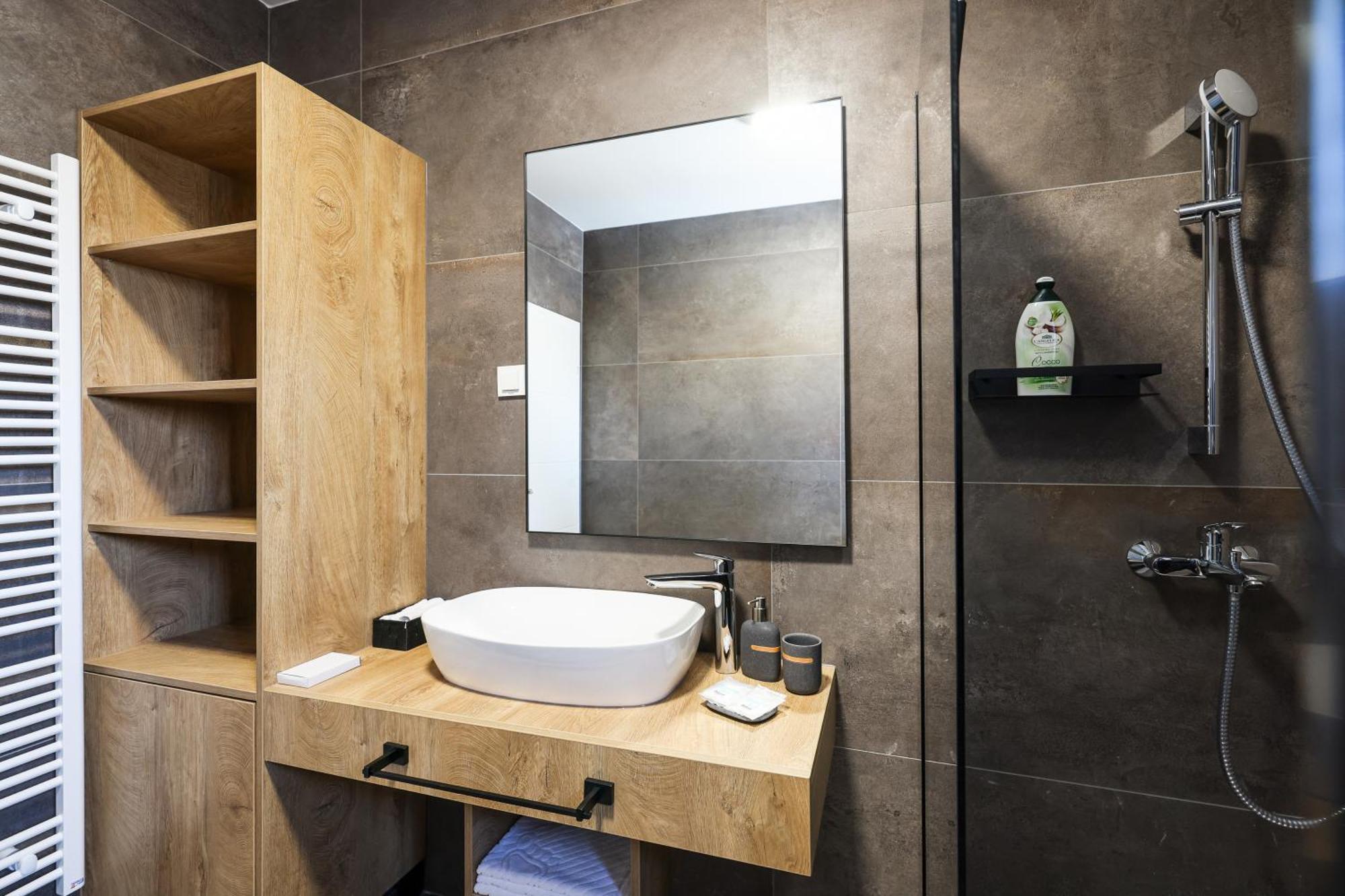 Luma 2 Luxury House On The